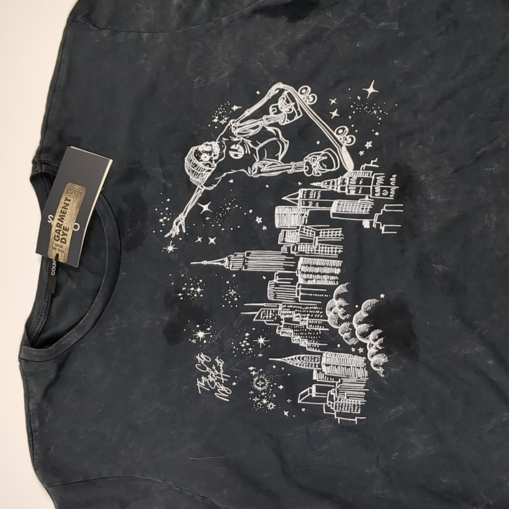 NWT Distressed Colin's Tee Size Medium